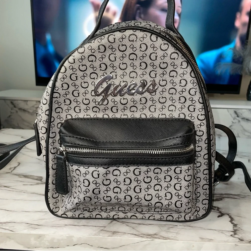 Beautiful Guess Monogram Backpack ✨ - Picture 1 of 7